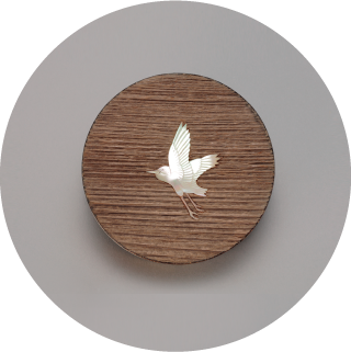 大阪城古材青貝鷺香合