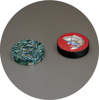 輝貝月占香合／青貝鯛香合